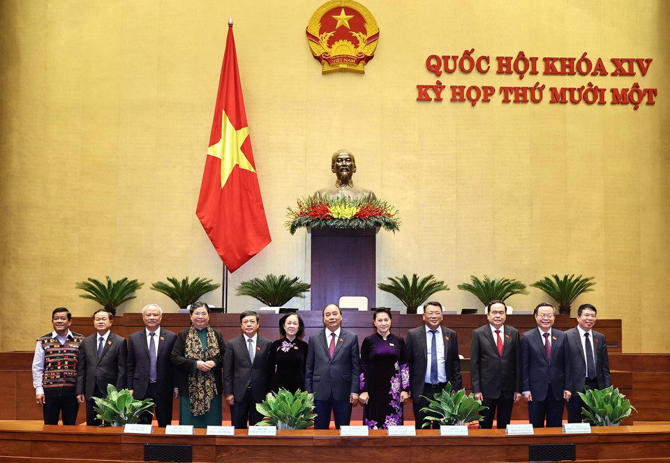 Chủ tịch Quốc hội Nguyễn Thị Kim Ngân và Thủ tướng Nguyễn Xuân Phúc với Đoàn đại biểu Quốc hội tỉnh Lạng Sơn. (Ảnh: Trọng Đức/TTXVN)