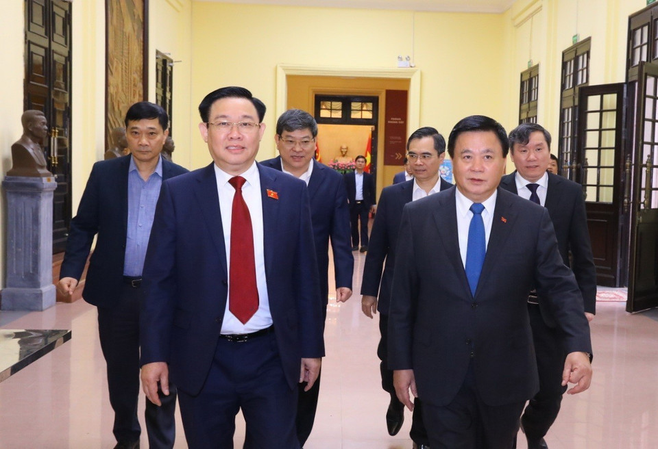 Chủ tịch Quốc hội Vương Đình Huệ đến dự Tọa đàm góp ý Dự thảo Luật Đất đai (sửa đổi). (Ảnh: Doãn Tấn/TTXVN)