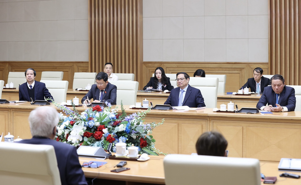 Thủ tướng Phạm Minh Chính tiếp Chủ tịch Thượng viện Cộng hòa Pháp Gérard Larcher. (Ảnh: Dương Giang/TTXVN)