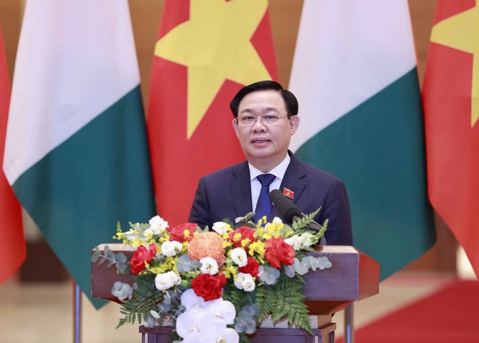 Chủ tịch Quốc hội Vương Đình Huệ phát biểu tại cuộc họp báo. (Ảnh: Doãn Tấn/TTXVN)