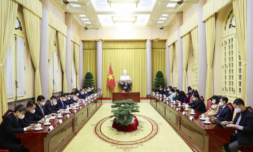 Chủ tịch nước Nguyễn Xuân Phúc phát biểu, giao nhiệm vụ cho các đại sứ, trưởng cơ quan đại diện Việt Nam ở nước ngoài trước khi lên đường công tác. (Ảnh: Thống Nhất/TTXVN)