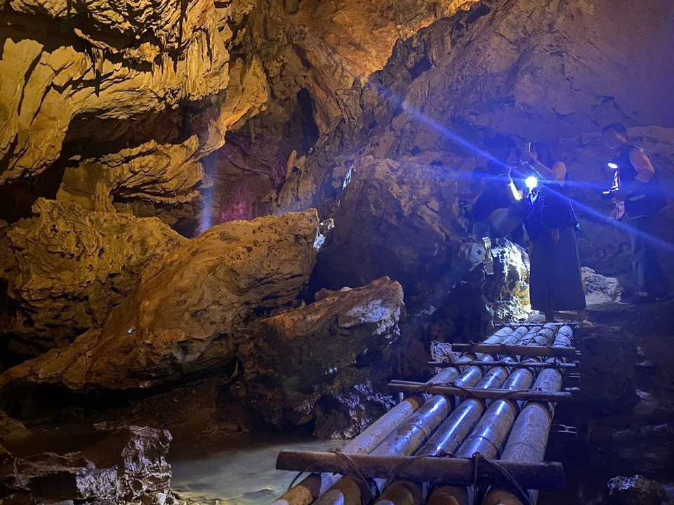 Động Ngườm Ngao vẫn tôn trọng vẻ hoang sơ, mộc mạc của thiên nhiên ký thú. (Ảnh: Quốc Đạt/TTXVN)