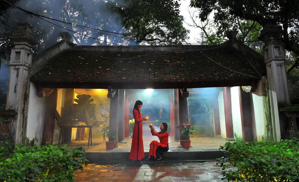 Đền thờ Vua Lê cổ kính về đêm. (Ảnh: Minh Đức/TTXVN)