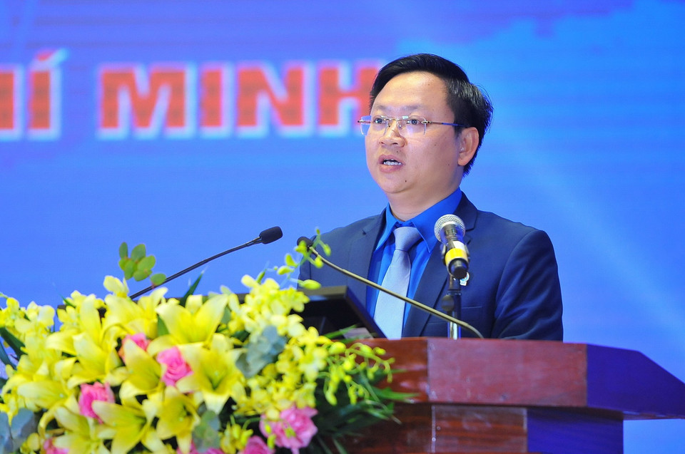 Ông Trần Hữu, Ủy viên Ban Chấp hành Đảng ủy Khối các Cơ quan Trung ương, Ủy viên Ban Thường vụ Trung ương Đoàn, Bí thư Đoàn Khối các Cơ quan Trung ương phát biểu. (Ảnh: Minh Đức/TTXVN)