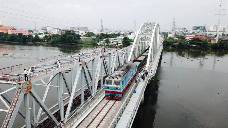 Cầu đường sắt Bình Lợi mới bắc qua sông Sài Gòn, nối quận Bình Thạnh và Thủ Đức, Thành phố Hồ Chí Minh. (Ảnh: Tiến Lực/TTXVN)