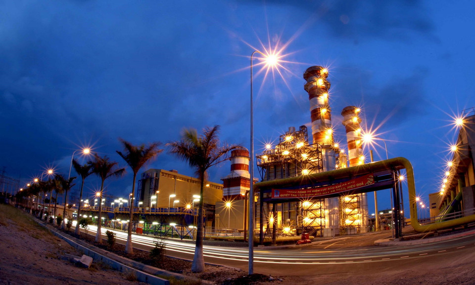 Nhà máy điện Cà Mau 1 và Cà Mau 2 thuộc Cụm công nghiệp Khí-Điện-Đạm Cà Mau, sản xuất khoảng 25 triệu KWh mỗi ngày hòa vào lưới điện quốc gia. (Ảnh: Quang Nhựt/TTXVN)