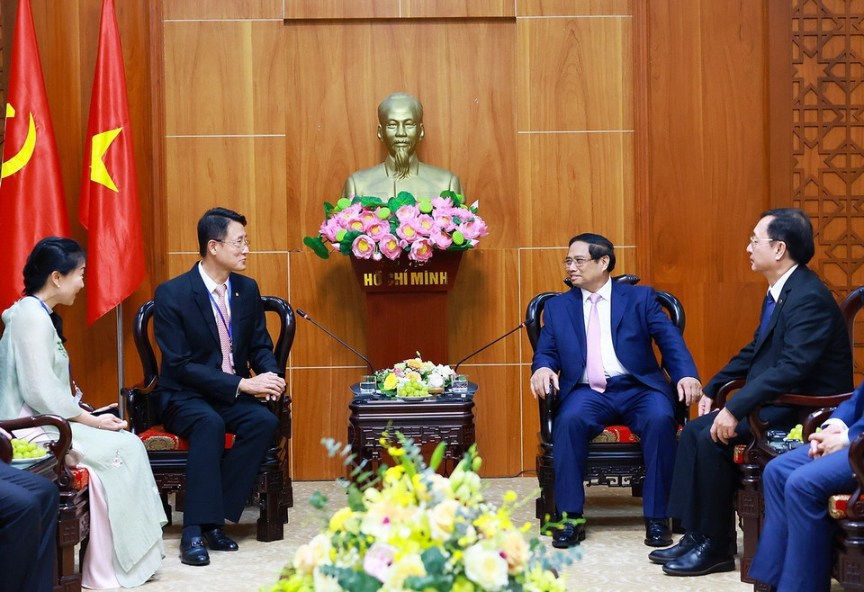 Thủ tướng Phạm Minh Chính tiếp ông Gary Tseng, Tổng Giám đốc Công ty Phú Mỹ Hưng. (Ảnh: Dương Giang/TTXVN)