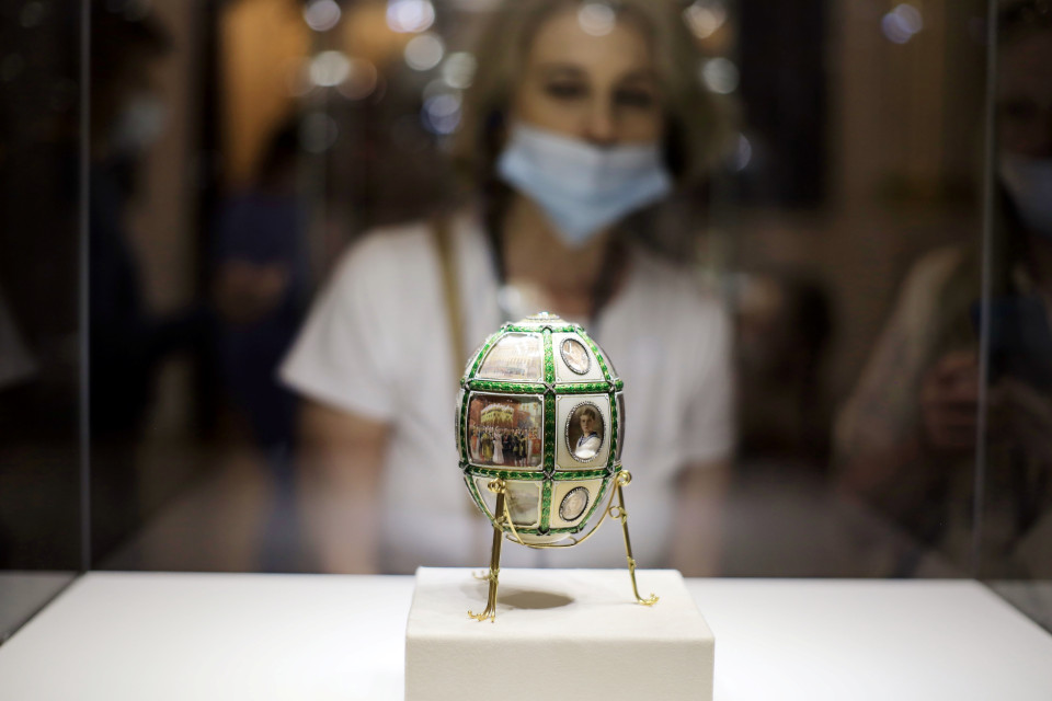 Trứng phục sinh Faberge là một trong những bộ sưu tập giá trị nhất của bảo tàng. (Ảnh: Trần Hiếu/TTXVN)