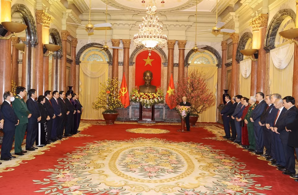Tổng Bí thư, Chủ tịch nước Nguyễn Phú Trọng và Thủ tướng Nguyễn Xuân Phúc với các lãnh đạo và nguyên lãnh đạo Đảng, Nhà nước. (Ảnh: Trí Dũng/TTXVN)