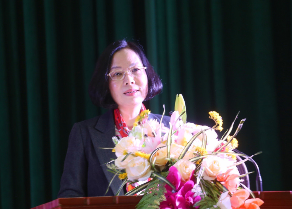 Nhân dịp kỷ niệm 78 năm Ngày thành lập Quân đội nhân dân Việt Nam và 31 năm Ngày hội Quốc phòng toàn dân, chiều 21/12, tại Vĩnh Phúc, Đoàn đại biểu Thông tấn xã Việt Nam do bà Vũ Việt Trang, Bí thư Đảng ủy, Tổng giám đốc, làm trưởng đoàn, đến chúc mừng Sư đoàn 304. Trong ảnh: Tổng giám đốc TTXVN Vũ Việt Trang phát biểu. (Ảnh: Tuấn Đức/TTXVN)