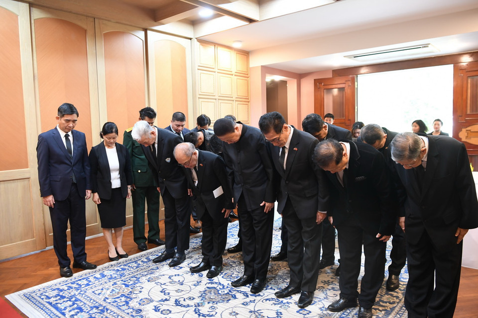 Hội hữu nghị Thái-Việt viếng Tổng Bí thư Nguyễn Phú Trọng. (Ảnh: Đỗ Sinh/TTXVN)