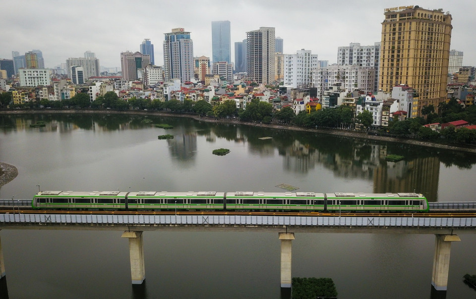 Bộ Giao thông Vận tải đã yêu cầu Tổng thầu EPC (Trung Quốc) chạy thử liên tục các đoàn tàu từ ngày 1/11 cho tới ngày bàn giao. (Ảnh: Thành Đạt/TTXVN)