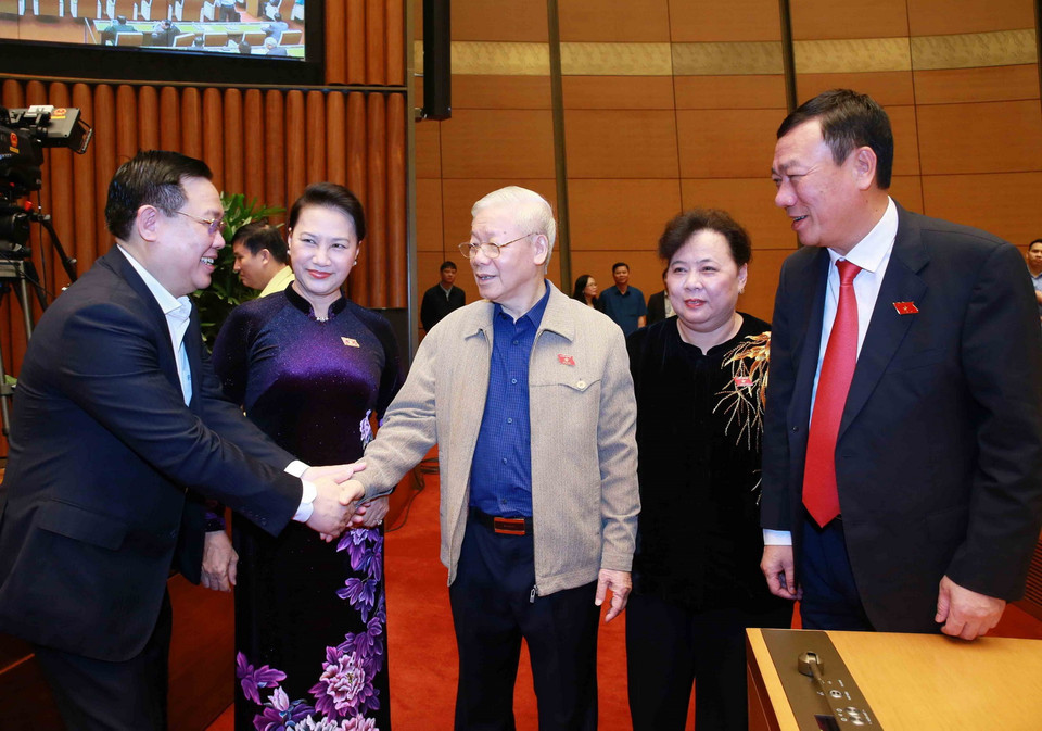 Tổng Bí thư, Chủ tịch nước Nguyễn Phú Trọng, Chủ tịch Quốc hội Nguyễn Thị Kim Ngân với các đại biểu Quốc hội. (Ảnh: Phương Hoa/TTXVN)