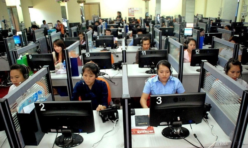 Bộ phận tổng đài của Star Telecom (Unitel) - Công ty liên doanh giữa Lao Asia Telecom (Lào) và Tập đoàn Công nghiệp-Viễn thông Quân đội (Viettel) của Việt Nam. (Ảnh: Hoàng Chương/TTXVN)