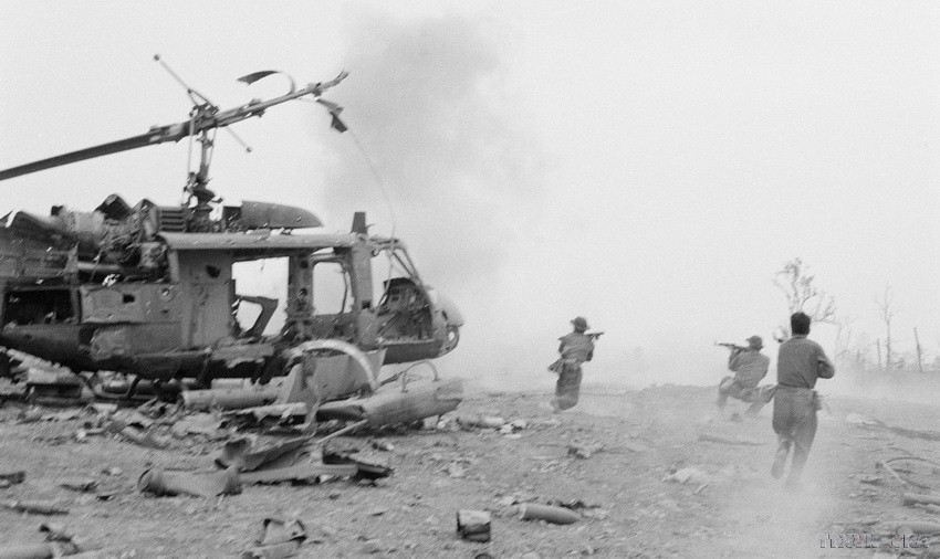 Mùa Xuân năm 1971, Quân giải phóng miền Nam Việt Nam phối hợp với lực lượng cách mạng Lào bẻ gãy cuộc hành quân “Lam Sơn 719” của Mỹ-Ngụy ở khu vực Đường 9-Nam Lào, thuộc địa bàn tỉnh Quảng Trị và tỉnh Savannakhet, làm nên “Bản anh hùng ca Đường 9-Nam Lào.” (Ảnh: TTXVN)