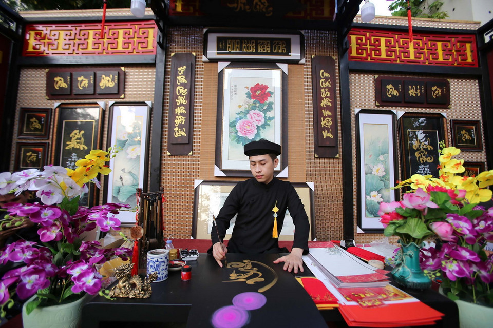 Một góc Phố ông Đồ tại Lễ hội Tết Việt Tân Sửu 2021. (Ảnh: Thanh Vũ/TTXVN)