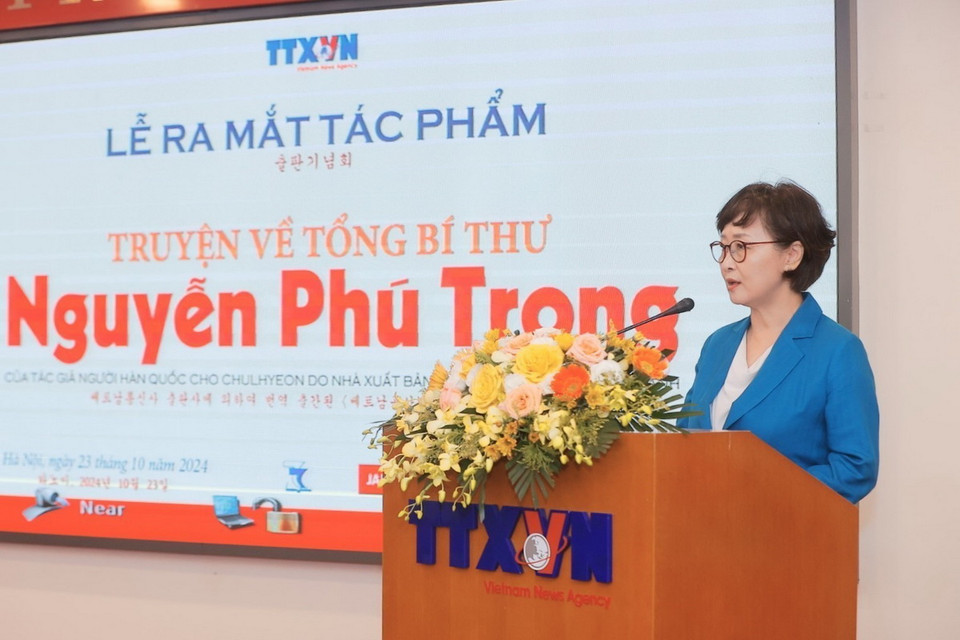 Bà Chang Eun Sook, Chủ tịch Hội người Hàn Quốc tại Việt Nam, phát biểu. (Ảnh: Minh Quyết/TTXVN)