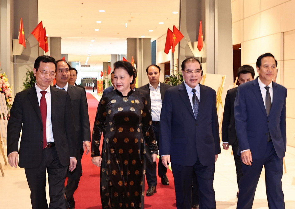 Chủ tịch Quốc hội Nguyễn Thị Kim Ngân và các đại biểu đến dự lễ tuyên dương. (Ảnh: Trọng Đức/TTXVN)