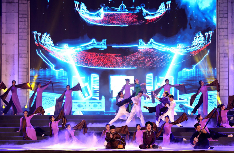 Tiết mục trình diễn Ca Trù tại Liên hoan các Di sản Văn hóa Phi vật thể Đại diện Nhân loại. (Ảnh: Trung Kiên/TTXVN)