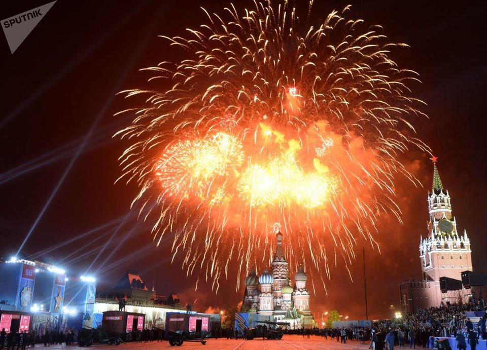Pháo hoa Ngày Chiến thắng ở Moskva hôm nay.