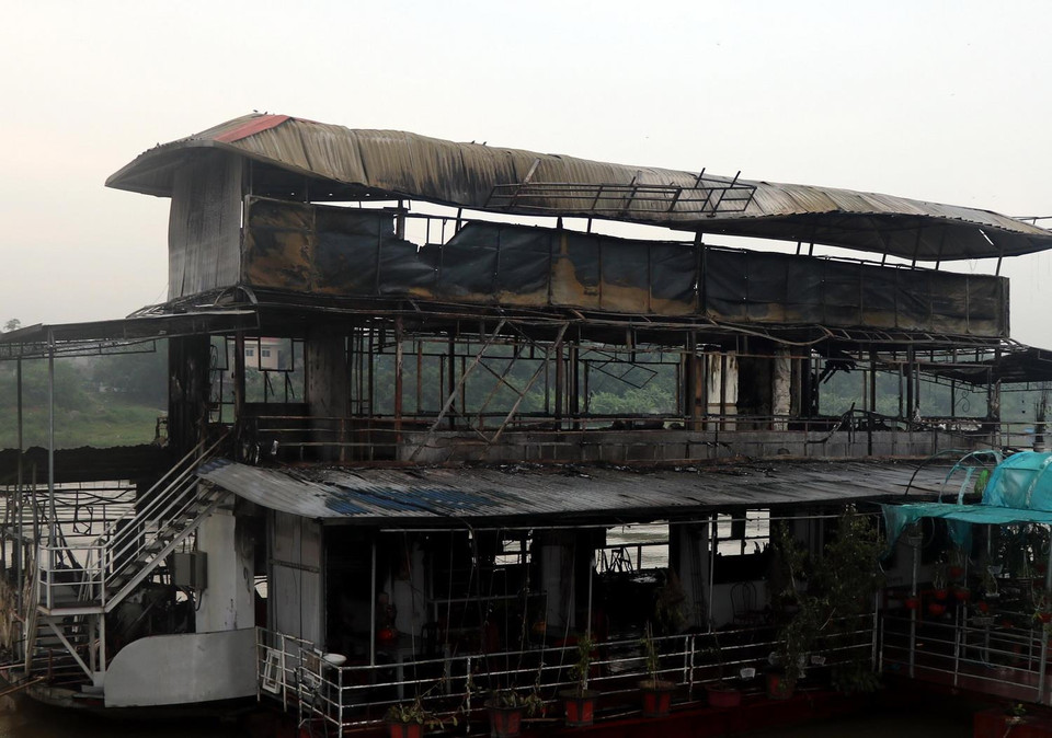 Rất may vụ cháy không gây thiệt hại về người. (Ảnh Quang Đán/TTXVN)