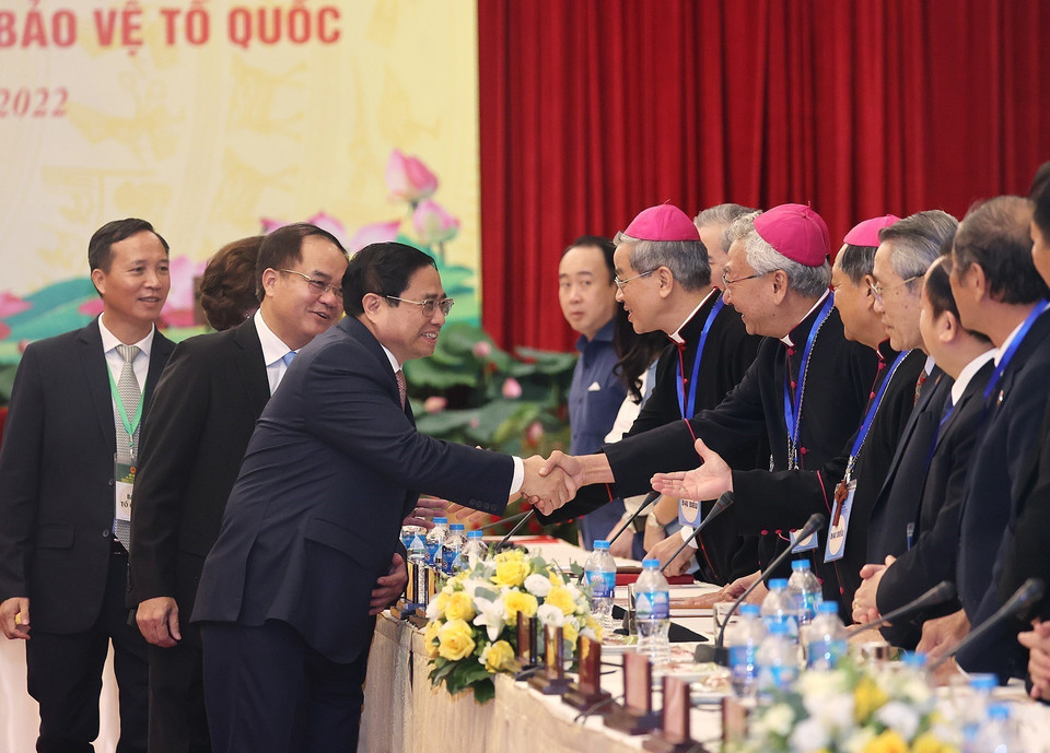Sáng 30/8, tại Thành phố Hồ Chí Minh, Thủ tướng Phạm Minh Chính chủ trì Hội nghị biểu dương các tổ chức tôn giáo có đóng góp trong sự nghiệp xây dựng và bảo vệ Tổ quốc. (Ảnh: Dương Giang/TTXVN)
