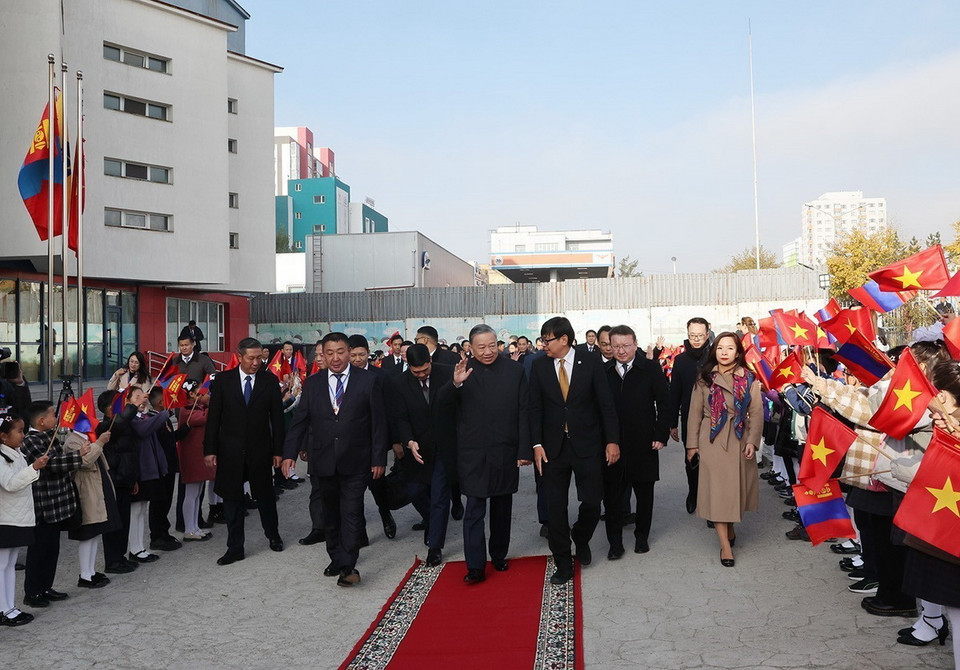 Tổng Bí thư, Chủ tịch nước Tô Lâm đến thăm Trường liên cấp số 14 mang tên Chủ tịch Hồ Chí Minh. (Ảnh: Trí Dũng/TTXVN)