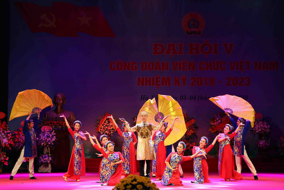 Chương trình nghệ thuật chào mừng Đại hội. (Ảnh: TTXVN)