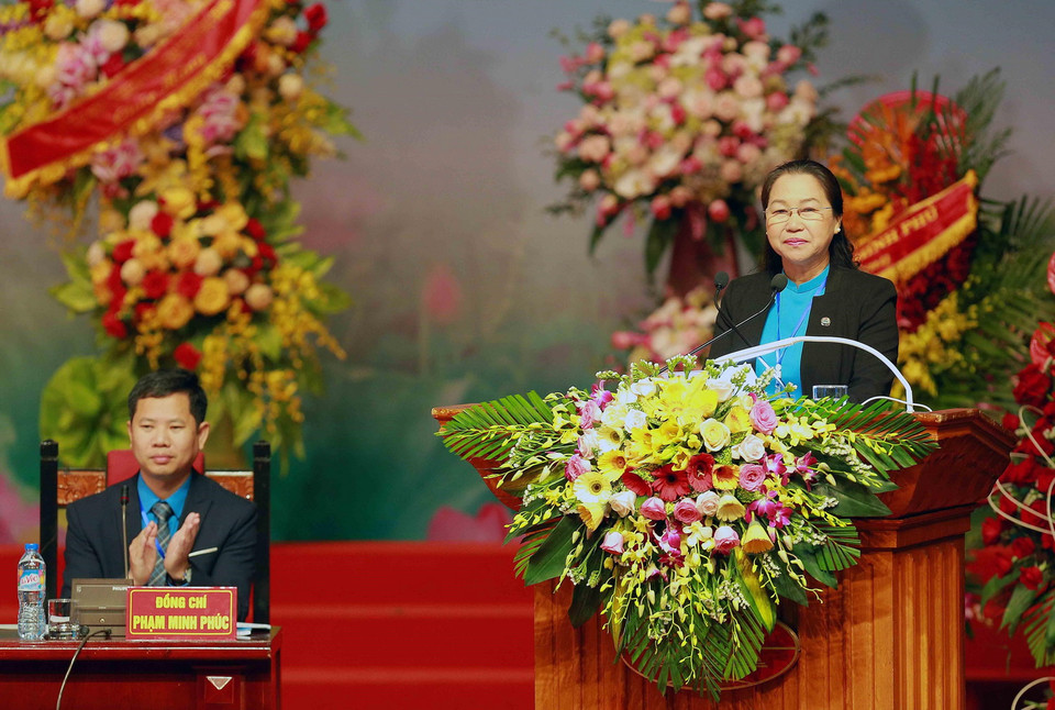 Bà Nguyễn Thị Thu Hồng, Chủ tịch Công đoàn Viên chức Việt nam khóa IV, phát biểu khai mạc Đại hội. (Ảnh: TTXVN)