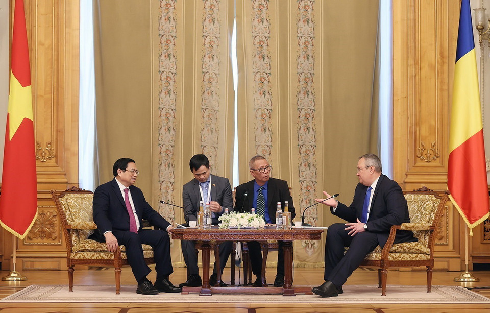 Thủ tướng Phạm Minh Chính hội kiến Chủ tịch Thượng viện Romania Nicolae Ionel Ciuca. (Ảnh: Dương Giang/TTXVN)