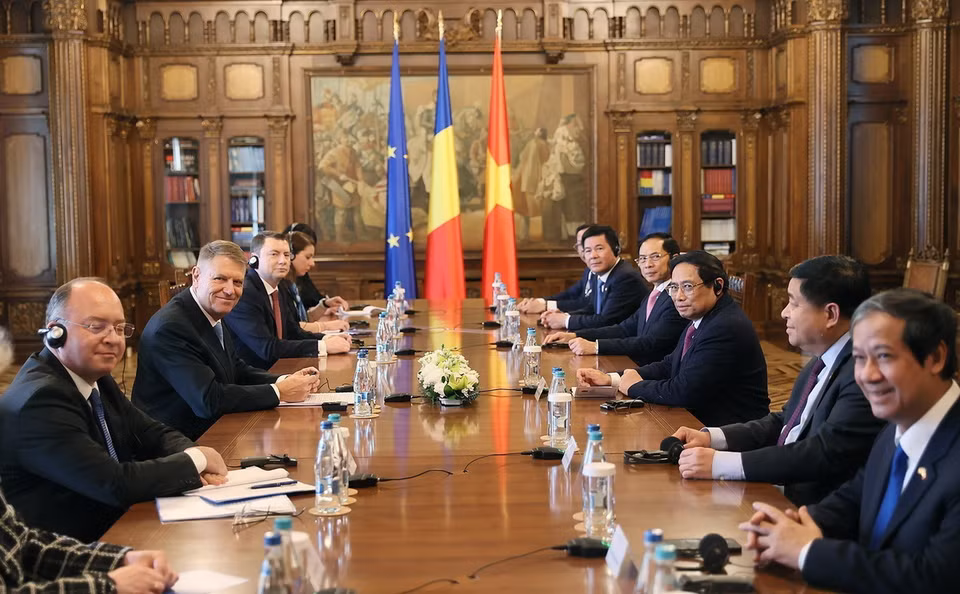 Quang cảnh buổi hội kiến giữa Thủ tướng Phạm Minh Chính và Tổng thống Romania Klaus Iohannis. (Ảnh: Dương Giang/TTXVN)