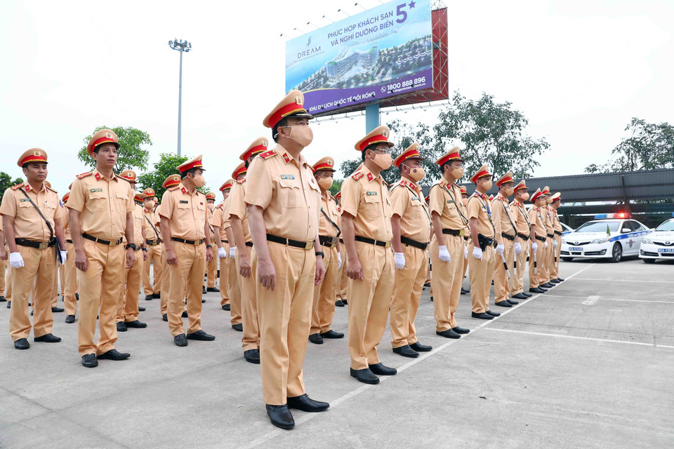 Sáng 15/4, tại Hà Nội, Cục Cảnh sát giao thông (Bộ Công an) tổ chức Lễ ra quân thực hiện cao điểm kiểm tra, kiểm soát, bảo đảm trật tự, an toàn giao thông dịp nghỉ lễ 30/4 và 1/5. (Ảnh: Phạm Kiên/TTXVN)