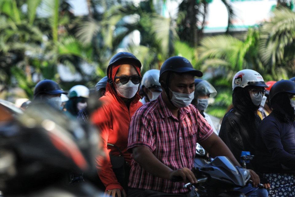 Người dân mệt mỏi khi cảnh tắc đường diễn ra hàng ngày. (Ảnh: Tuấn Anh/TTXVN)