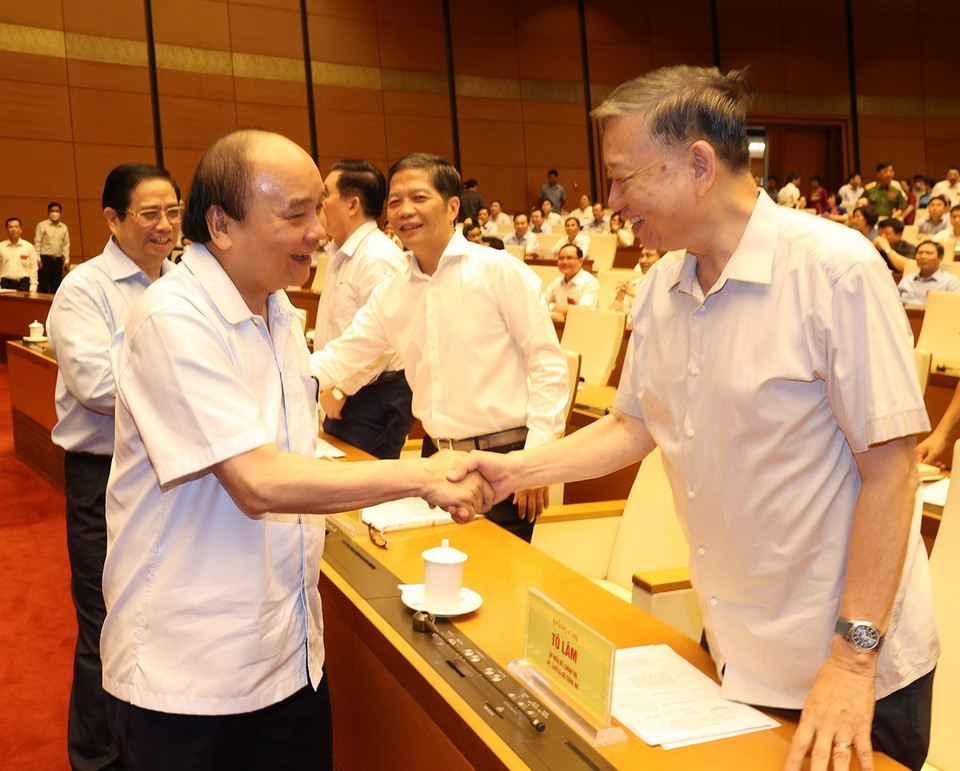 Chủ tịch nước Nguyễn Xuân Phúc, Thủ tướng Chính phủ Phạm Minh Chính và các vị lãnh đạo Đảng, Nhà nước dự hội nghị. (Ảnh: Trí Dũng/TTXVN)