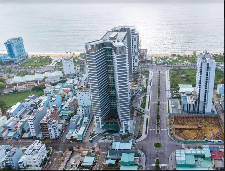 Dự án sở hữu chuỗi tiện ích 5 sao đồng bộ như hệ thống an ninh 3 lớp, hệ thống cảnh báo và xếp chỗ đỗ xe thông minh, bể bơi vô cực… cùng các khu vui chơi-giải trí thời thượng, khu trung tâm thương mại và văn phòng sang trọng. (Nguồn: FLC)