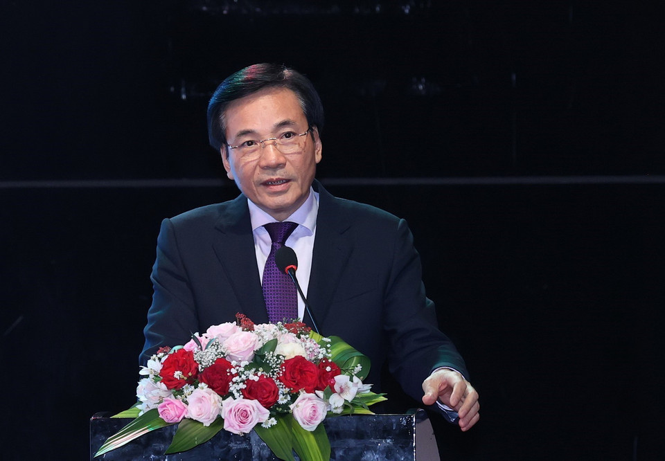 Bộ trưởng, Chủ nhiệm Văn phòng Chính phủ Trần Văn Sơn công bố quy hoạch vùng Đồng bằng sông Cửu Long thời kỳ 2021-2030, tầm nhìn đến năm 2050. (Ảnh: Dương Giang/TTXVN)