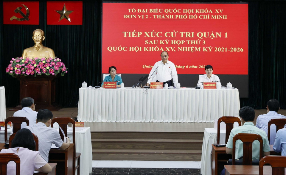 Chủ tịch nước phát biểu tại buổi tiếp xúc cử tri. (Ảnh: Thống Nhất/TTXVN)