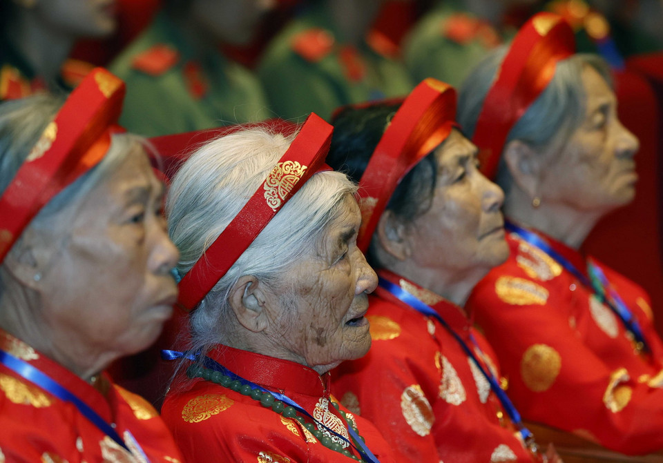 Các Mẹ Việt Nam Anh hùng tại buổi gặp mặt. (Ảnh: Thống Nhất/TTXVN)