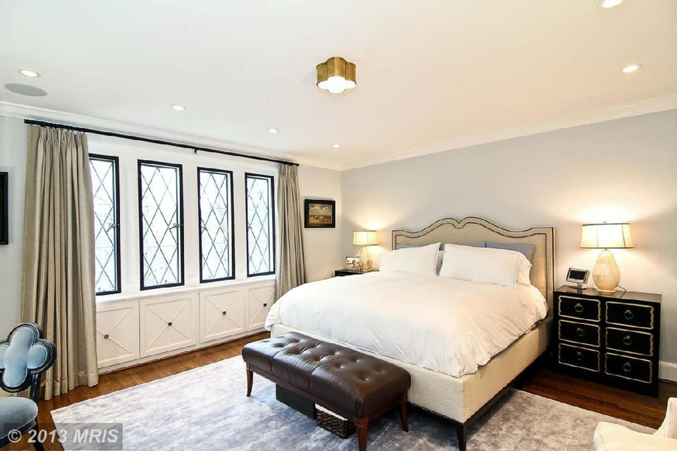 Phòng ngủ chính của ngôi nhà (Nguồn: New York Daily News)