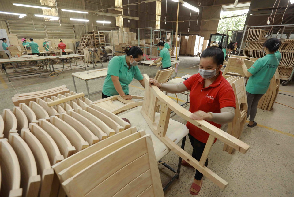 Bàn ghế văn phòng là một trong các mặt hàng xuất khẩu của Việt Nam sang Bulgaria. (Ảnh: Vũ Sinh/TTXVN)