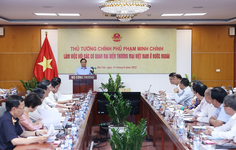 Thủ tướng Phạm Minh Chính phát biểu tại Hội nghị phát triển thị trường với hệ thống Thương vụ Việt Nam ở nước ngoài. (Ảnh: Dương Giang/TTXVN)