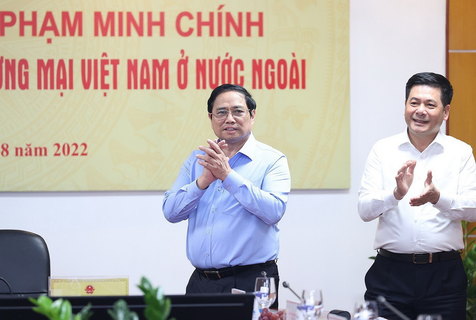 Thủ tướng Phạm Minh Chính đến dự Hội nghị phát triển thị trường với hệ thống Thương vụ Việt Nam ở nước ngoài. (Ảnh: Dương Giang/TTXVN)