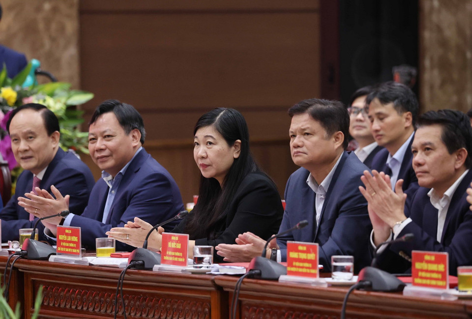 Các lãnh đạo chủ chốt thành phố Hà Nội tham dự buổi làm việc. (Ảnh: Thống Nhất/TTXVN)