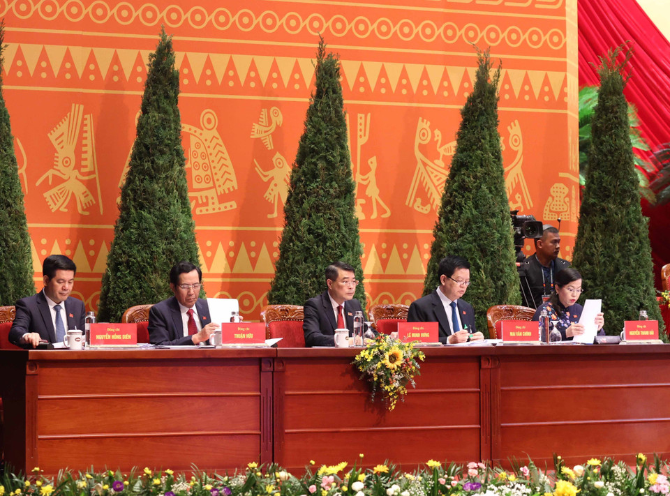 Đoàn Thư ký Đại hội gồm 5 thành viên. (Ảnh: TTXVN0