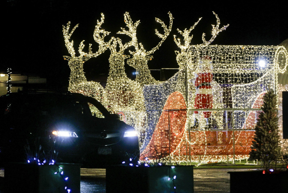 Trang hoàng rực rỡ đón Giáng sinh tại Vancouver, British Columbia, Canada. (Ảnh: THX/TTXVN)