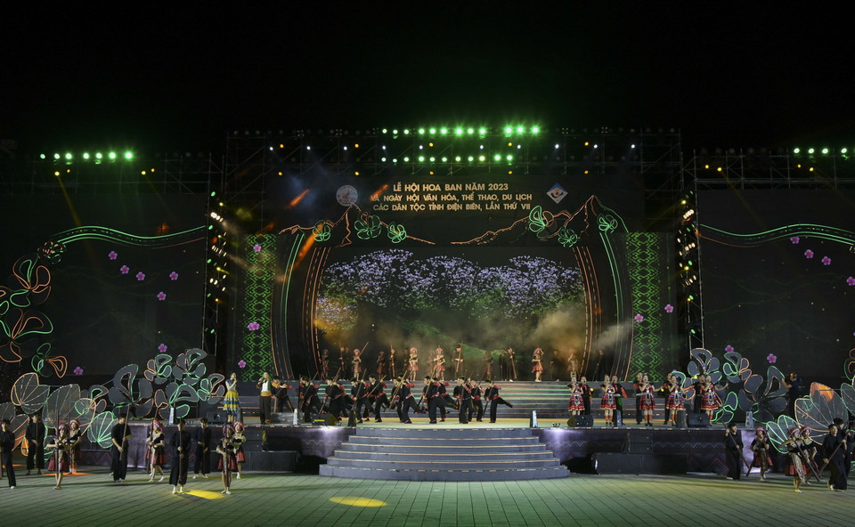  Chương trình nghệ thuật đặc sắc khai mạc Lễ hội Hoa Ban năm 2023. (Ảnh: Xuân Tư/TTXVN)