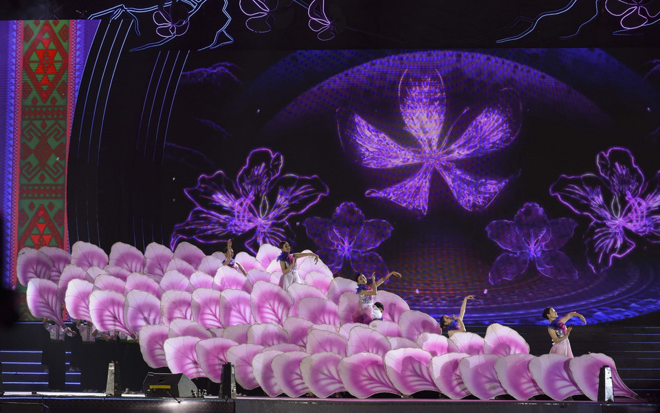  Chương trình nghệ thuật đặc sắc khai mạc Lễ hội Hoa Ban năm 2023. (Ảnh: Xuân Tư/TTXVN)