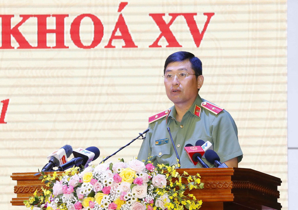 Ứng cử viên, Thiếu tướng Vũ Thanh Chương, Giám đốc Công an thành phố Hải Phòng, trình bày chương trình hành động. (Ảnh: Doãn Tấn/TTXVN)