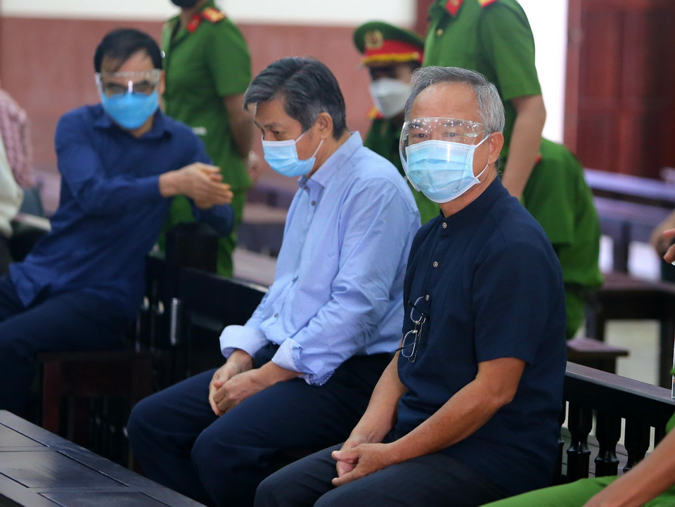  Các bị cáo tại Tòa ngày 2/12. (Ảnh: Thành Chung/TTXVN)