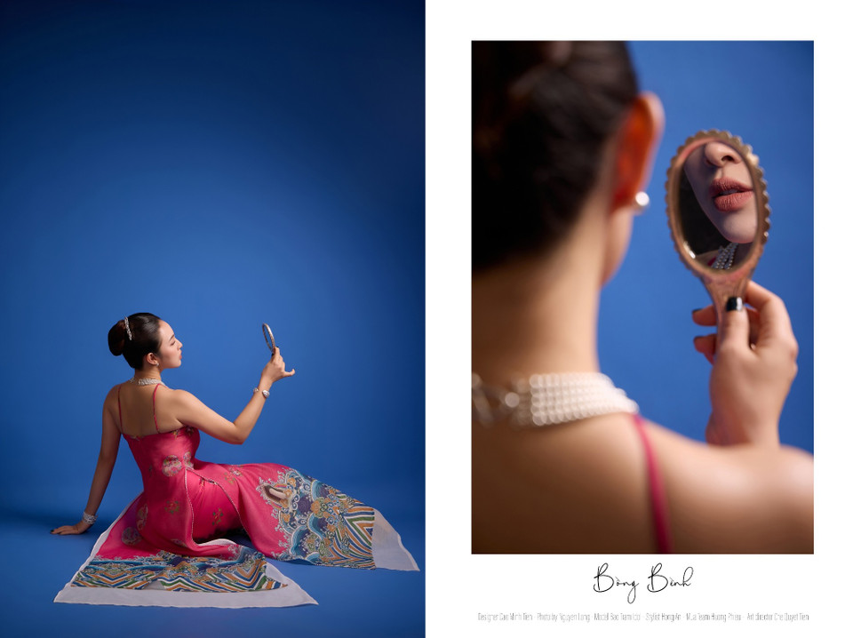 Theo Cao Minh Tiến, nguồn gốc của áo Nhật Bình là chiếc áo Phi Phong thời Minh triều Trung Hoa. Mẫu áo Phi Phong này được triều Nguyễn phát triển lên thành dạng áo Đối Khâm Phi Phong, là trang phục có phần cổ thiết kế hình chữ nhật to bản chạy dọc từ cổ đến ngực và hai vạt áo được dùng dây buộc lại. (Ảnh: CTV/Vietnam+)